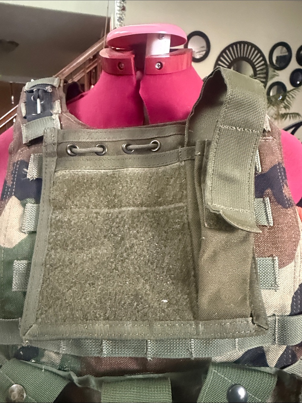 Tactical vest , classic M81 Woodland camouflage pattern. In excellent condition - Picture 2 of 13